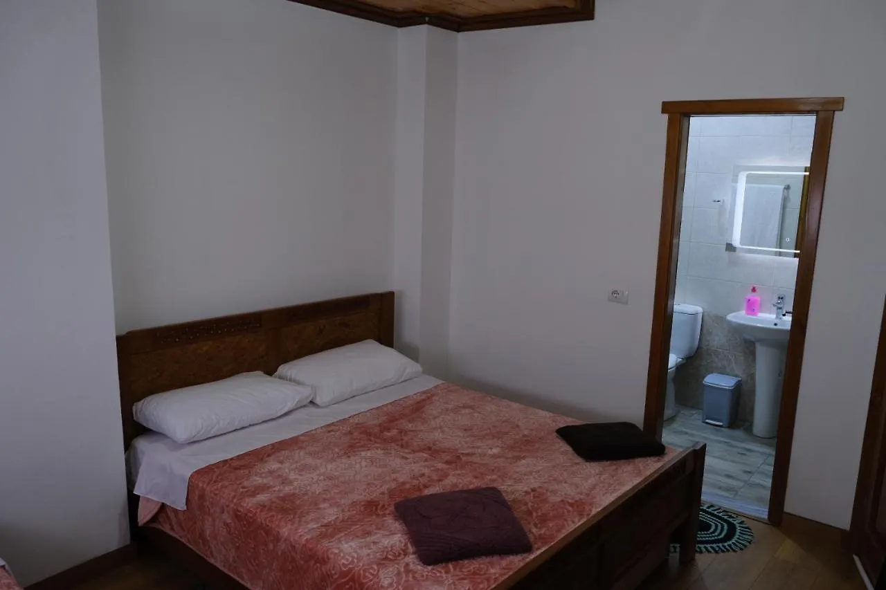 As E Vogel, As E Madhe Hotel Erseke