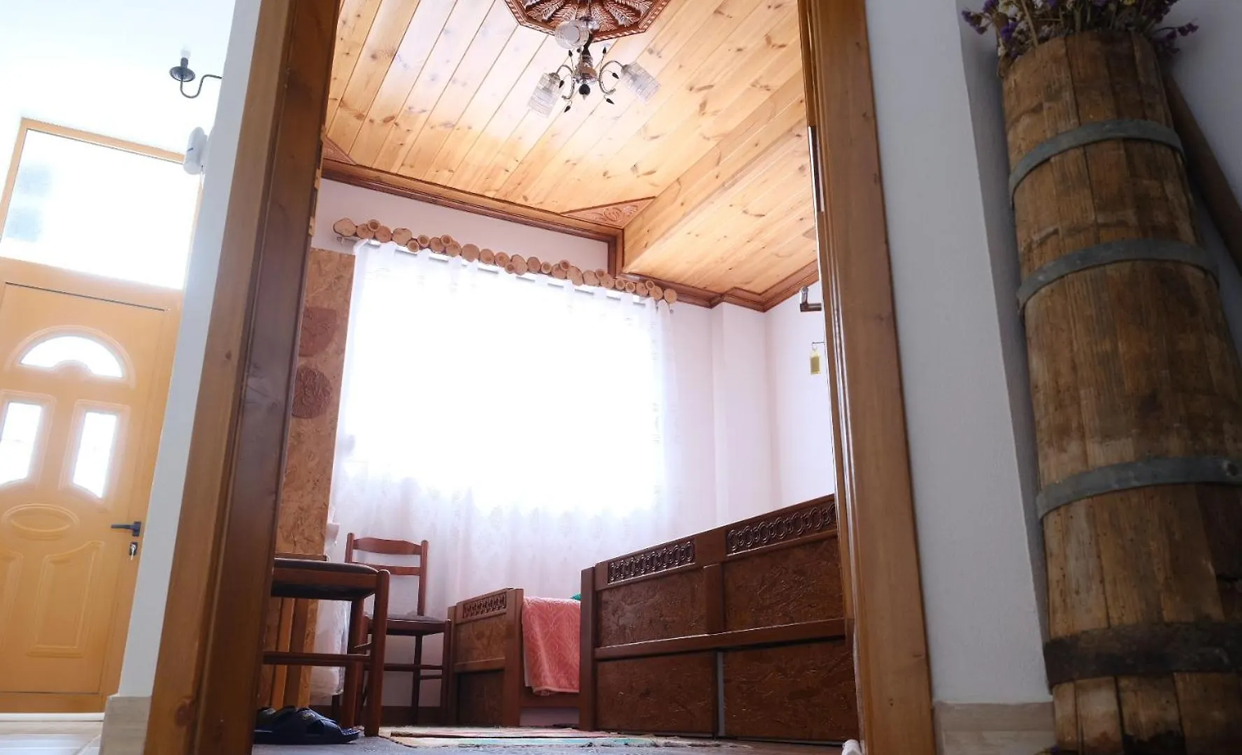 As E Vogel, As E Madhe Hotel Erseke Albania