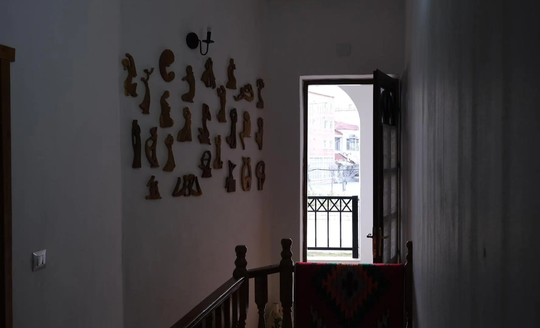 As E Vogel, As E Madhe Hotel Erseke